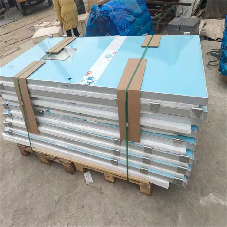 青海工业防护先锋：定制化铅门解决方案全解析